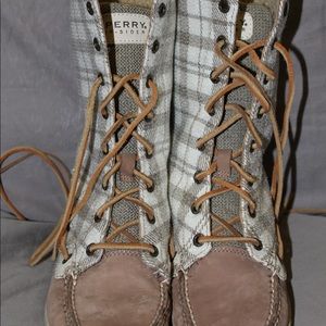 Sperry boots- worn once size 6.5